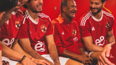 الأهلي يكشف عن قميصه الأساسي لموسم 2025-2026
