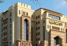 دار الإفتاء: لا يجوز إعطاء الزكاة للأبناء طالما النفقة عليهم واجبة
