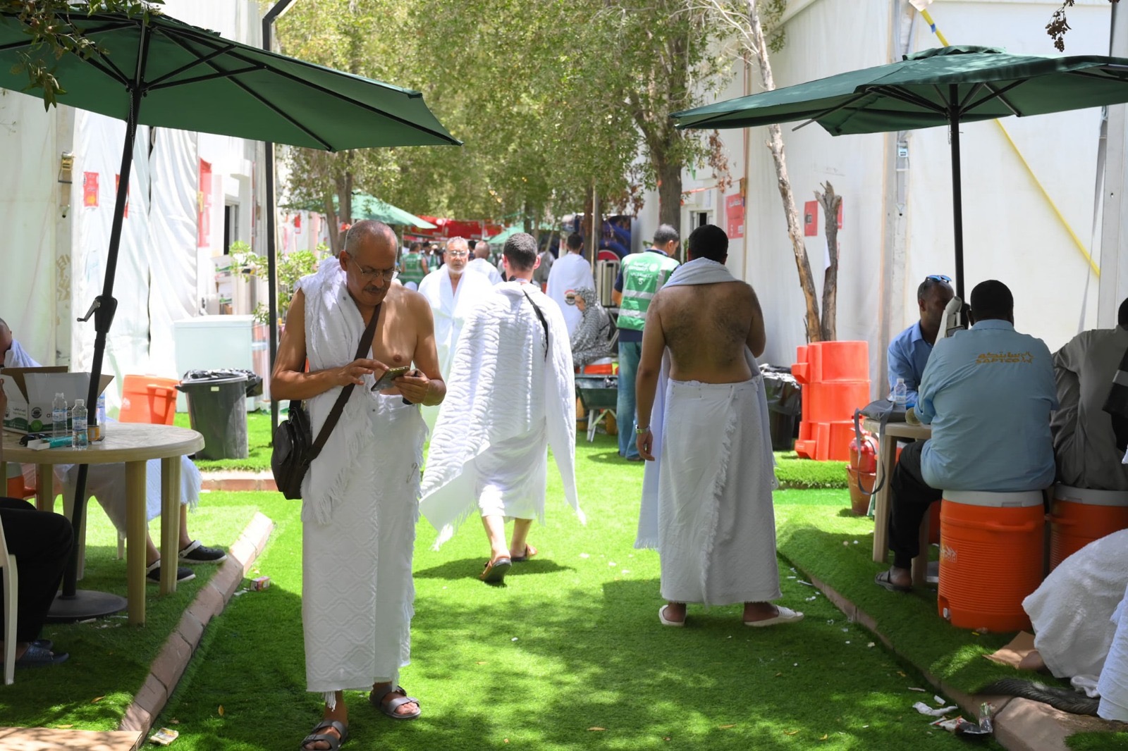 بعثة حج الجمعيات الأهلية تبدأ النفرة من عرفات إلى مزدلفة وسط تنظيم دقيق