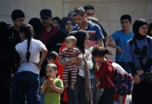 لبنان يبدأ تنفيذ أول خطة أممية لعودة اللاجئين السوريين بحوافز مالية.. و11 ألفًا يسجلون للعودة في الأسبوع الأول