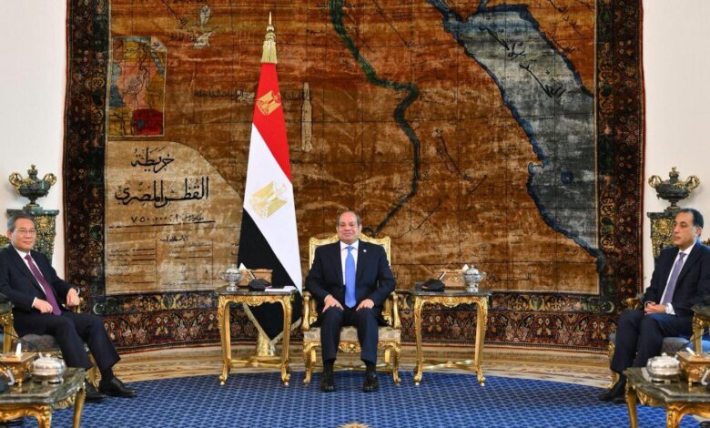 السيسي يستقبل رئيس مجلس الدولة الصيني ويؤكد حرص مصر على تعزيز الشراكة الاستراتيجية 1 السيسي يستقبل رئيس مجلس الدولة الصيني ويؤكد حرص مصر على تعزيز الشراكة الاستراتيجية
