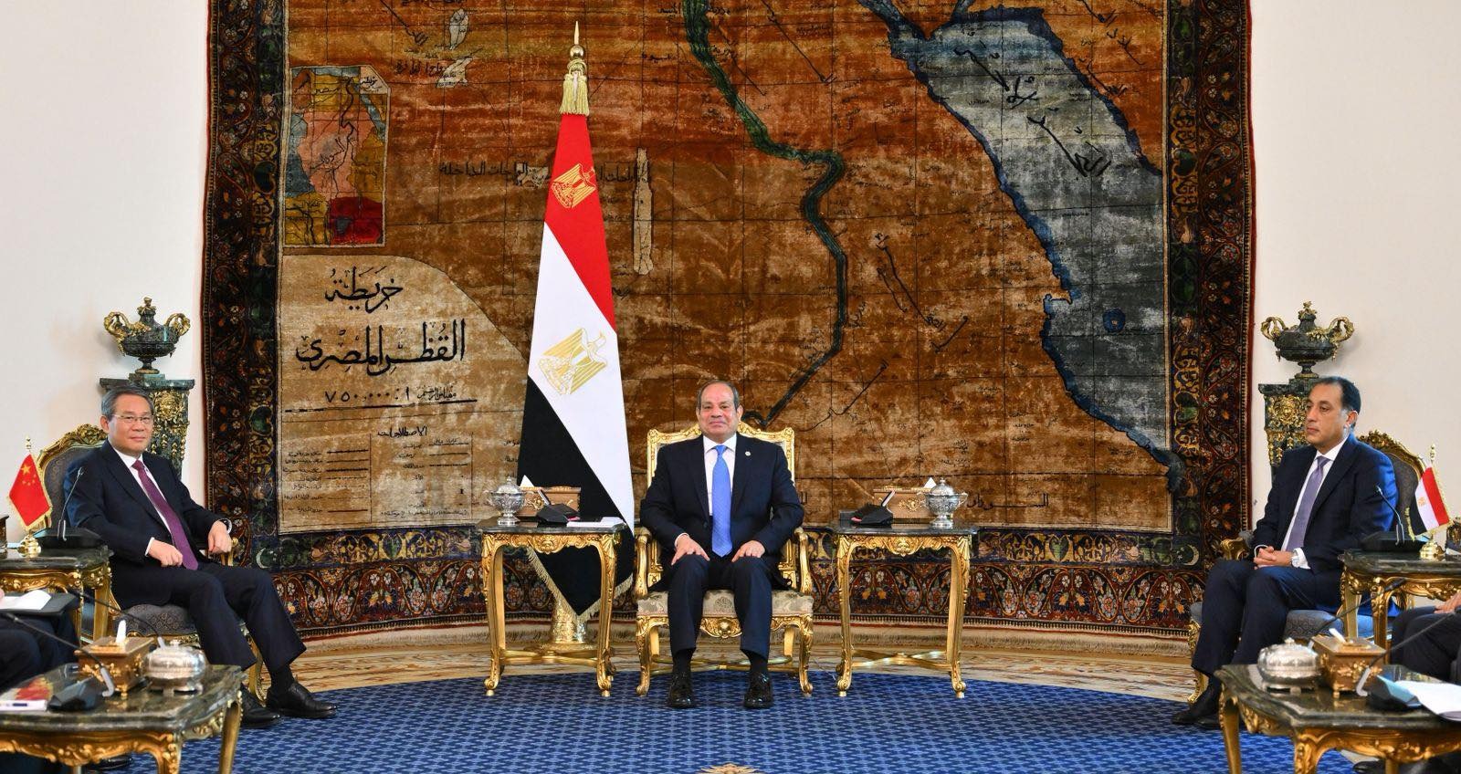السيسي يستقبل رئيس مجلس الدولة الصيني ويؤكد حرص مصر على تعزيز الشراكة الاستراتيجية