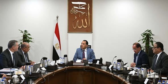 الحكومة تعتمد تمويلات جديدة لتوفير وقود الكهرباء وتسوية مديونيات الجهات الحكومية لشركات الكهرباء 1 الحكومة تعتمد تمويلات جديدة لتوفير وقود الكهرباء وتسوية مديونيات الجهات الحكومية لشركات الكهرباء