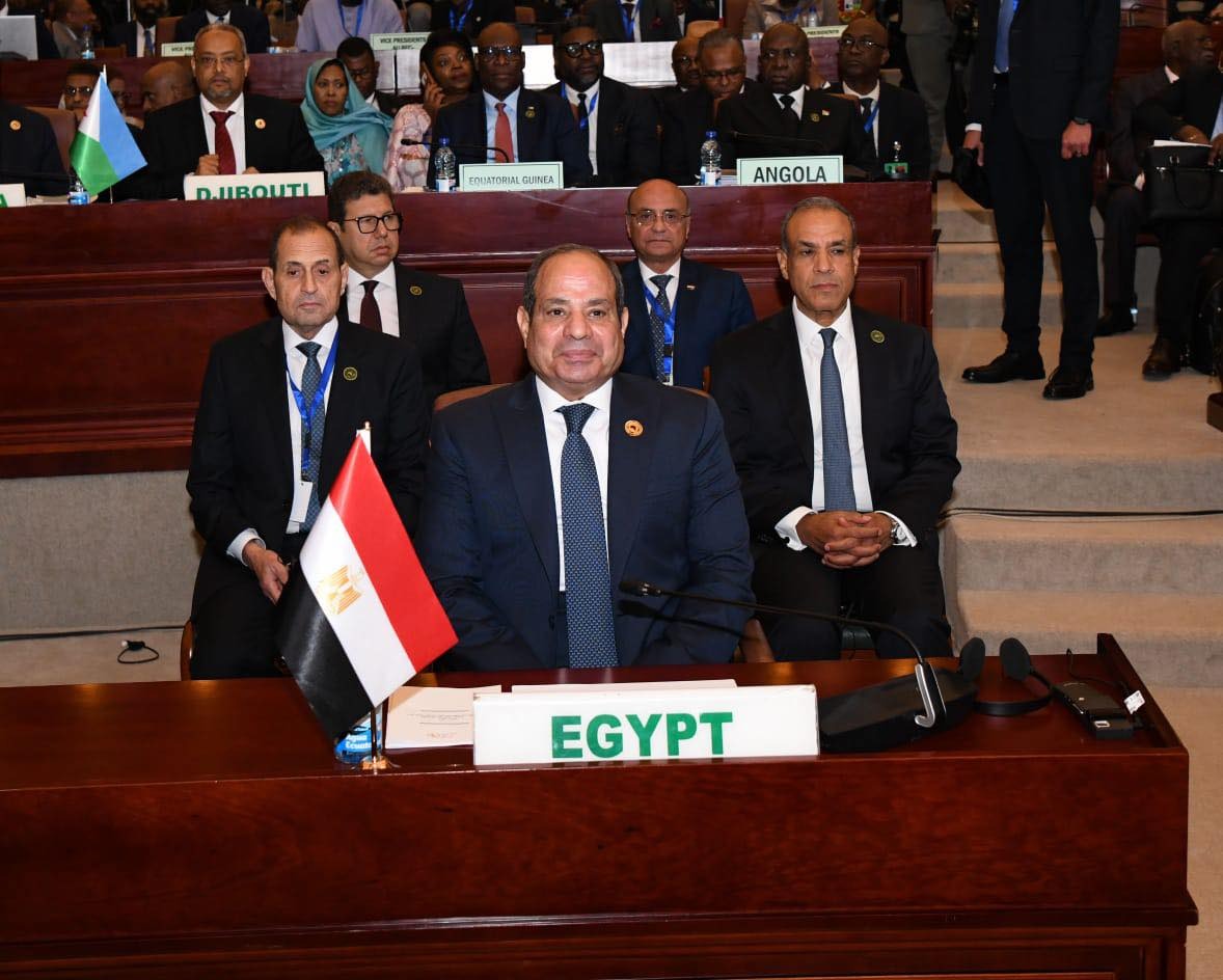 السيسي يؤكد التزام مصر بدعم التنمية في أفريقيا خلال قمة الاتحاد الأفريقي بليبيا