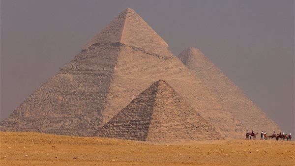 "السياحة والآثار" ترد على فيديو الحفر بجوار الأهرامات: خارج النطاق الأثري 1 "السياحة والآثار" ترد على فيديو الحفر بجوار الأهرامات: خارج النطاق الأثري