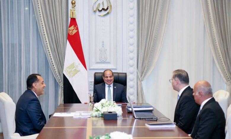 السيسي: زيادة إنتاج الكهرباء وتعزيز بيئة الاستثمار في صلب استراتيجية تطوير قطاع البترول 1 السيسي: زيادة إنتاج الكهرباء وتعزيز بيئة الاستثمار في صلب استراتيجية تطوير قطاع البترول