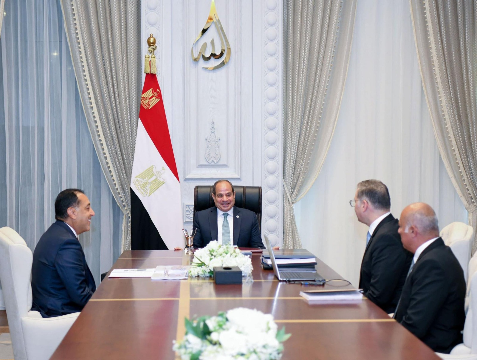 السيسي: زيادة إنتاج الكهرباء وتعزيز بيئة الاستثمار في صلب استراتيجية تطوير قطاع البترول 1 السيسي: زيادة إنتاج الكهرباء وتعزيز بيئة الاستثمار في صلب استراتيجية تطوير قطاع البترول