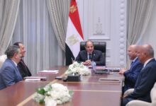 السيسي يتابع مشروعات النقل والصناعة.. تطوير 7 موانئ وخطي سكة حديد بسيناء