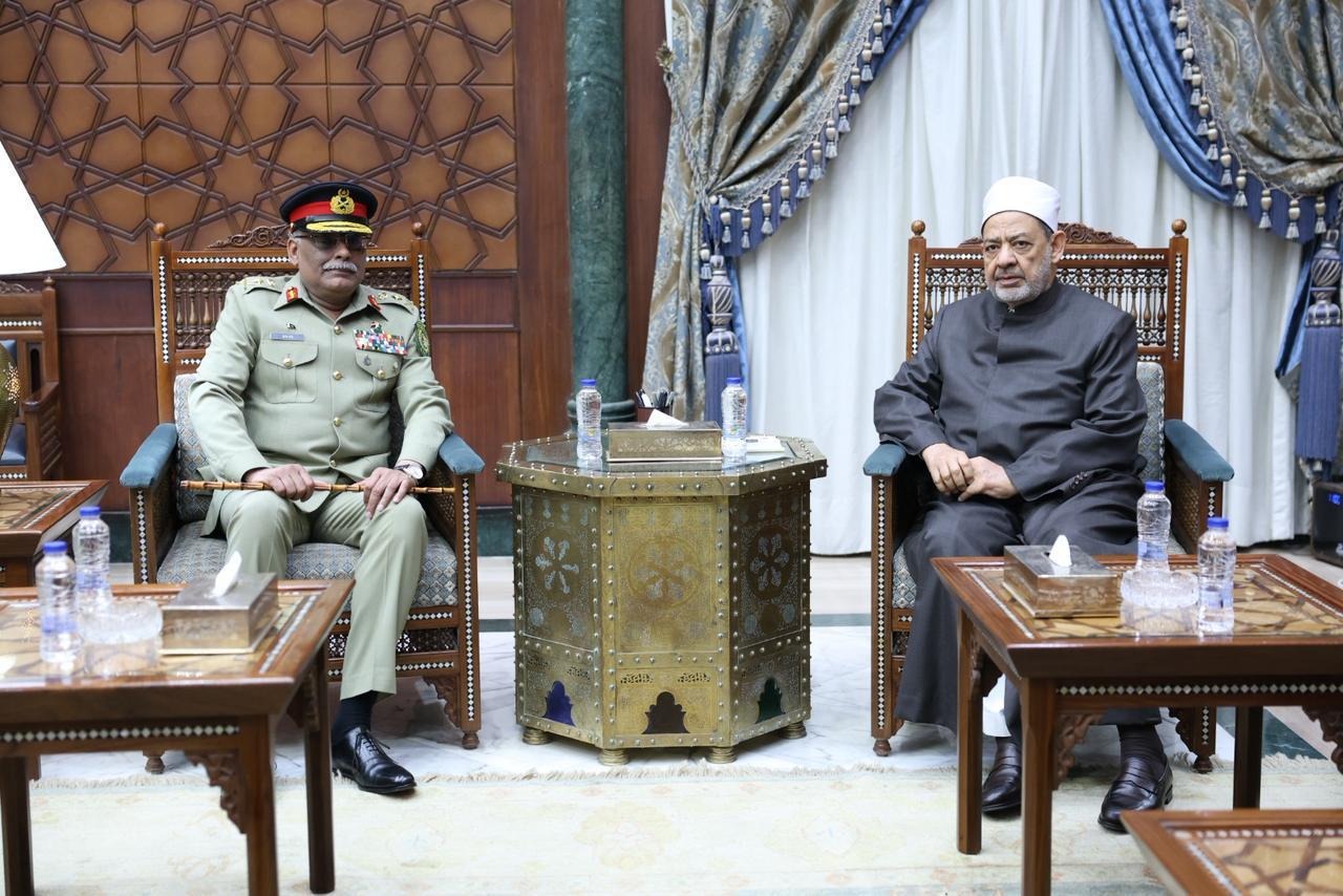 شيخ الأزهر خلال استقبال رئيس الأركان الباكستاني: لا استقرار عالمي دون حل عادل للقضية الفلسطينية