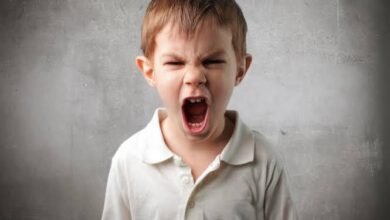 العصبية لدى الأطفال... سلوك مقلق له جذور نفسية وحلول تربوية فعالة