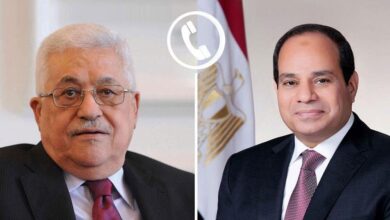 السيسي يؤكد لـ محمودعباس: موقف مصر ثابت وداعم للشعب الفلسطيني