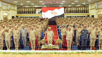 وزير الدفاع يلتقي بمقاتلي المنطقة الجنوبية العسكرية