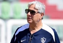 مدير الكرة بالزمالك ينشر صور تحويلات مرتبات الجهاز الفني بالخطأ