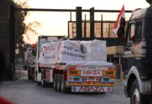 مصر تدفع بقافلة جديدة من المساعدات إلى غزة وسط تصعيد العدوان الإسرائيلي