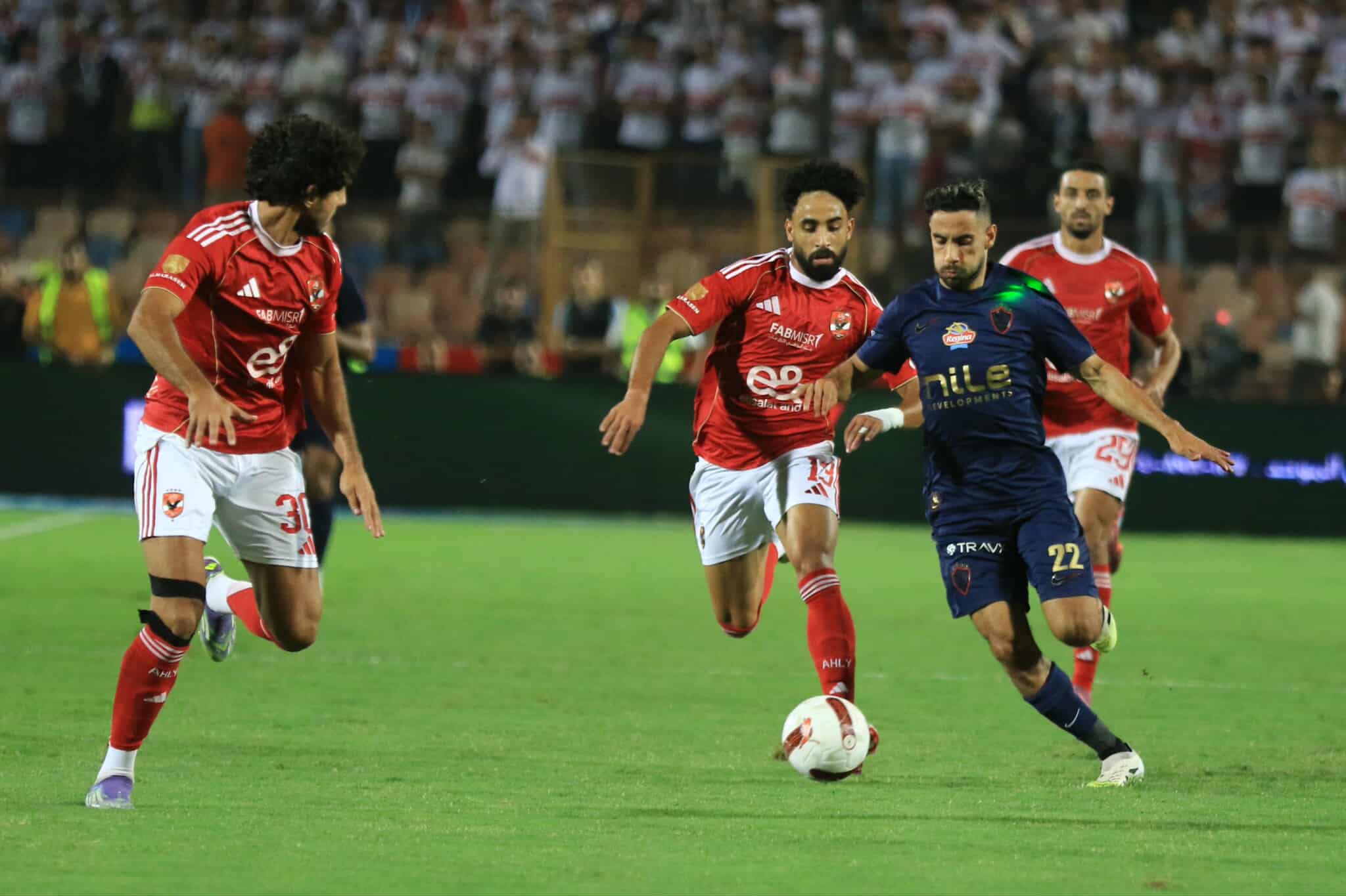 إحصائيات القمة تكشف تفوق الأهلي على الزمالك.. 474 تمريرة دقيقة للأحمر مقابل 362 للأبيض 1 إحصائيات القمة تكشف تفوق الأهلي على الزمالك.. 474 تمريرة دقيقة للأحمر مقابل 362 للأبيض
