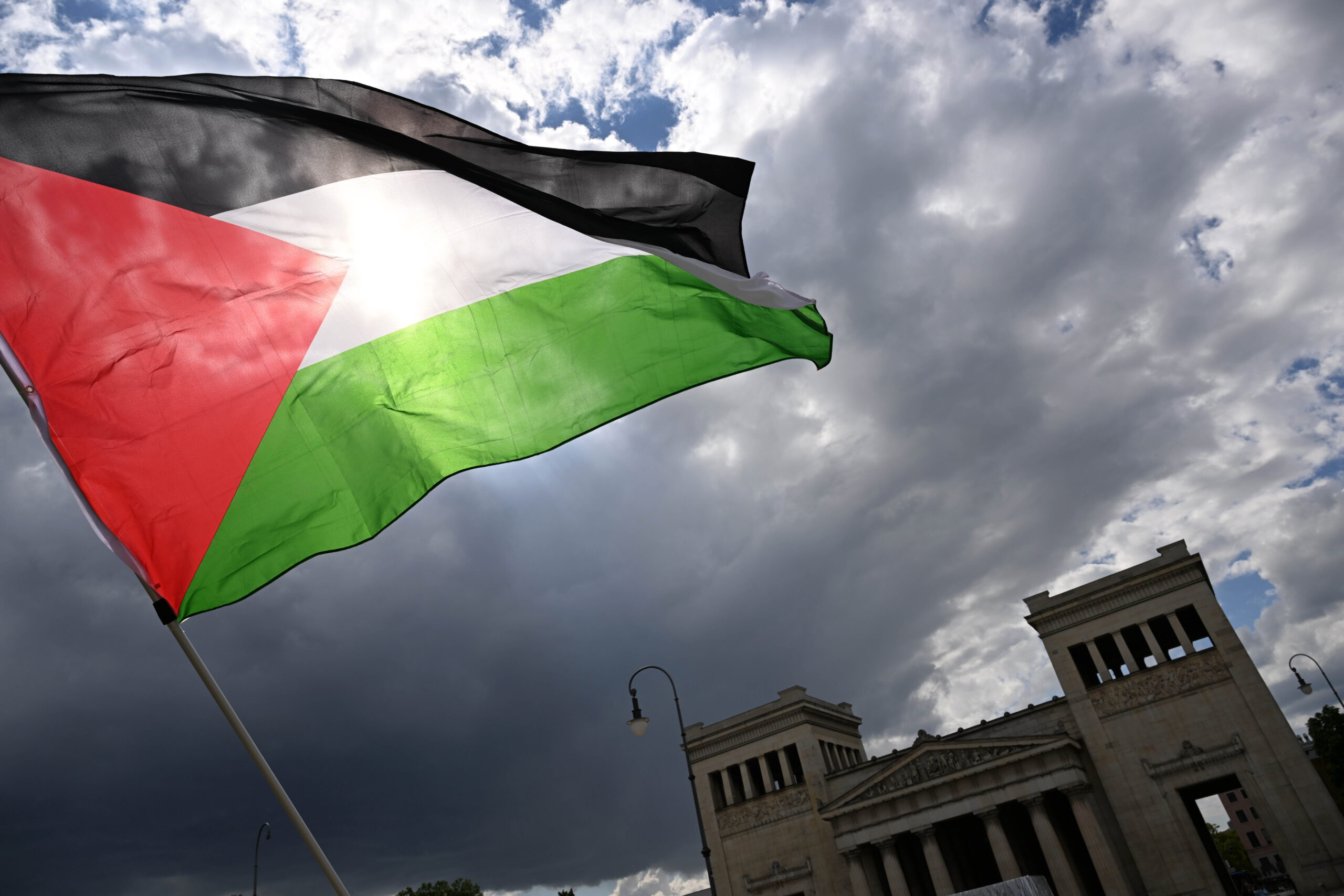12 دولة تشكل تحالفاً طارئاً لدعم السلطة الفلسطينية بمساهمات مالية كبرى 1 12 دولة تشكل تحالفاً طارئاً لدعم السلطة الفلسطينية بمساهمات مالية كبرى