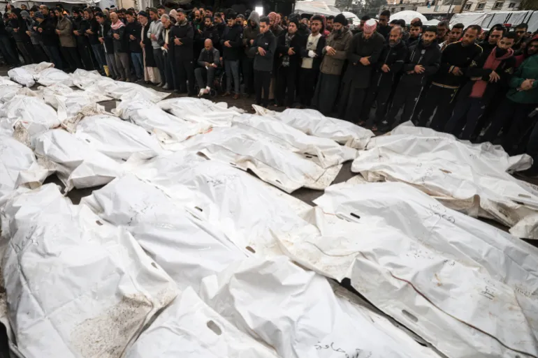 14 شهيداً في غارات إسرائيلية على غزة منذ فجر اليوم