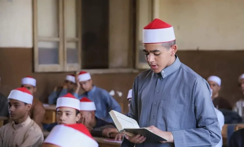 فرصة لطلاب الثانوية الأزهرية للالتحاق بالجامعات الحكومية والمعاهد العليا. 1 فرصة لطلاب الثانوية الأزهرية للالتحاق بالجامعات الحكومية والمعاهد العليا.