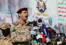 الحوثيون يعلنون استهداف إسرائيل بصاروخ باليستي فرط صوتي