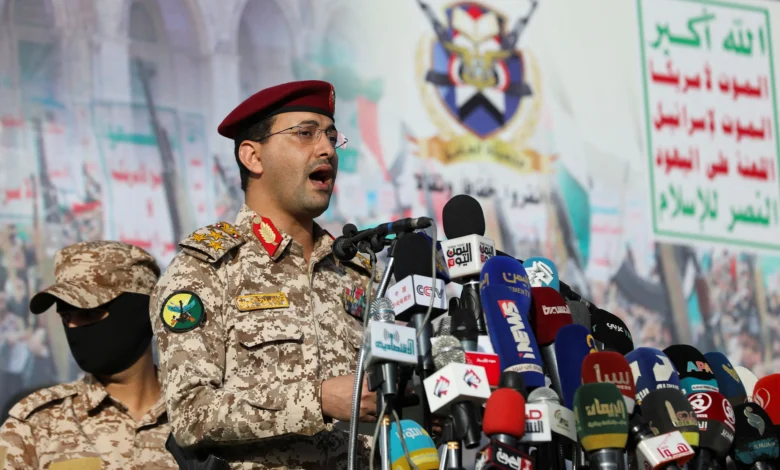 الحوثيون يعلنون استهداف إسرائيل بصاروخ باليستي فرط صوتي