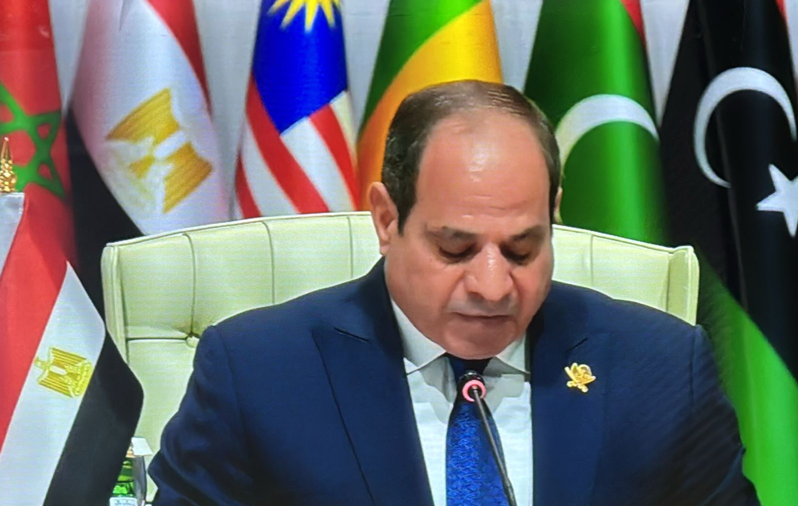السيسي في قمة الدوحة: لن نقبل بالاعتداء على سيادة دولنا ومصر متضامنة مع قطر