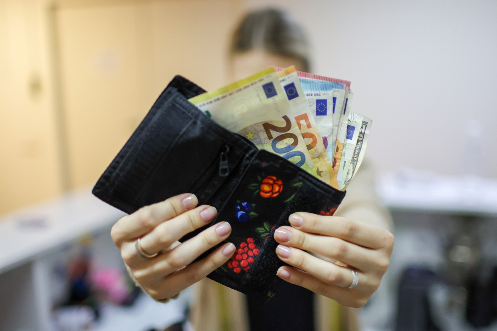 ألمانيا على حافة الهاوية.. معاشات التقاعد تهدد الوظائف وترفع الفقر لمستويات قياسية