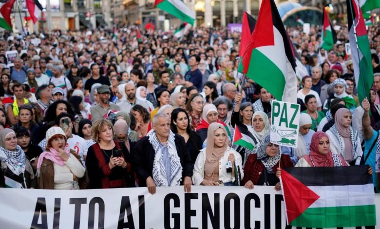 إضراب ومظاهرات واسعة في إيطاليا تضامنًا مع الفلسطينيين وسط الحرب على غزة 1 إضراب ومظاهرات واسعة في إيطاليا تضامنًا مع الفلسطينيين وسط الحرب على غزة