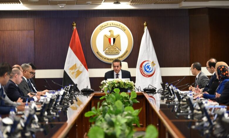وزير الصحة يتابع مخزون الأدوية والمستلزمات الطبية بمخازن الوزارة