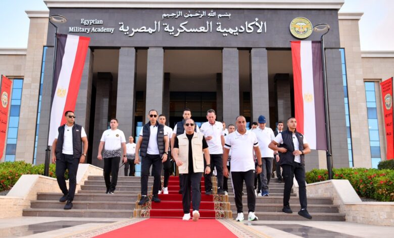 جولة السيسي في الأكاديمية العسكرية.. رسالة دعم للشباب وتأكيد على ثوابت الدولة