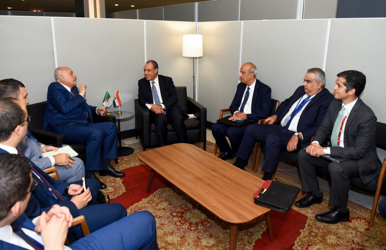 وزير الخارجية يلتقي نظيره الجزائري ويبحثان مستجدات الأوضاع في ليبيا 1 وزير الخارجية يلتقي نظيره الجزائري ويبحثان مستجدات الأوضاع في ليبيا