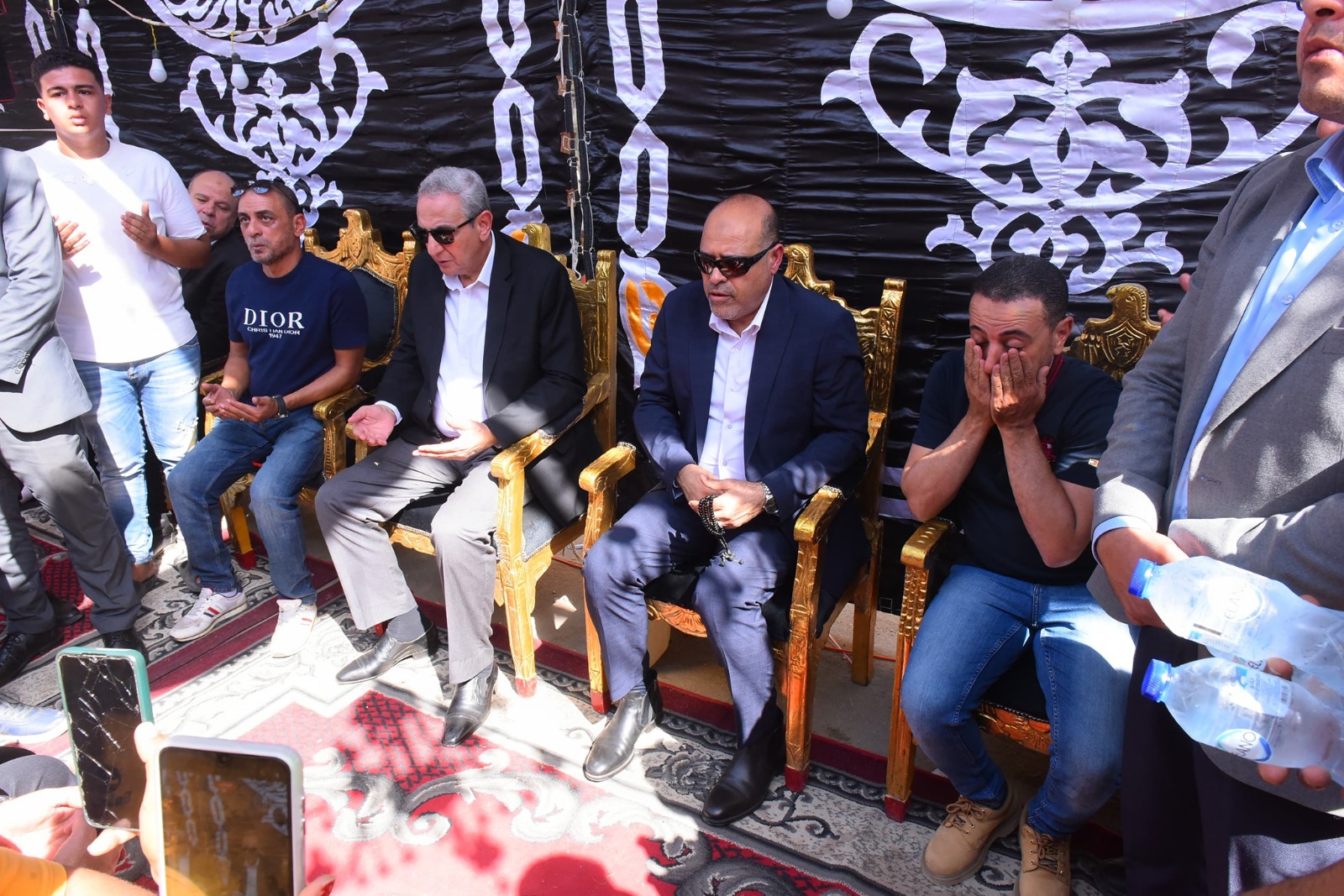 وزير العمل ومحافظ الغربيه يزور مصابي حريق مصنع المحله الكبري ويقدم العزاء لأسر المتوفين 1 وزير العمل ومحافظ الغربيه يزور مصابي حريق مصنع المحله الكبري ويقدم العزاء لأسر المتوفين