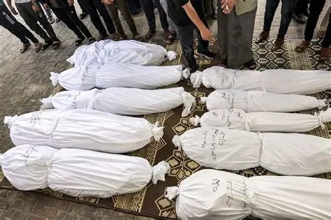 استشهاد 11 فلسطينيًا برصاص الاحتلال منذ فجر اليوم بينهم 10 في مدينة غزة
