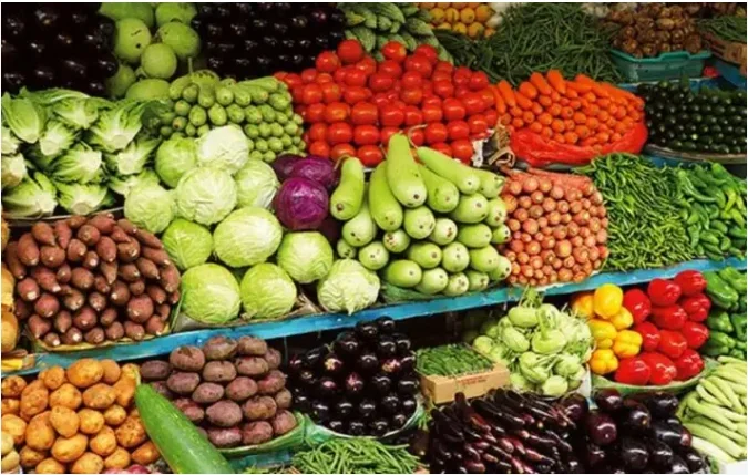 مجنونة يا قوطة.. أسعار الطماطم تواصل الارتفاع وتصل إلى 30 جنيهاً بالأسواق