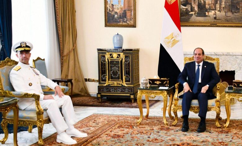 السيسي يستقبل قائد القيادة المركزية الأمريكية ويبحثان تطورات أزمة فزة 1 السيسي يستقبل قائد القيادة المركزية الأمريكية ويبحثان تطورات أزمة فزة