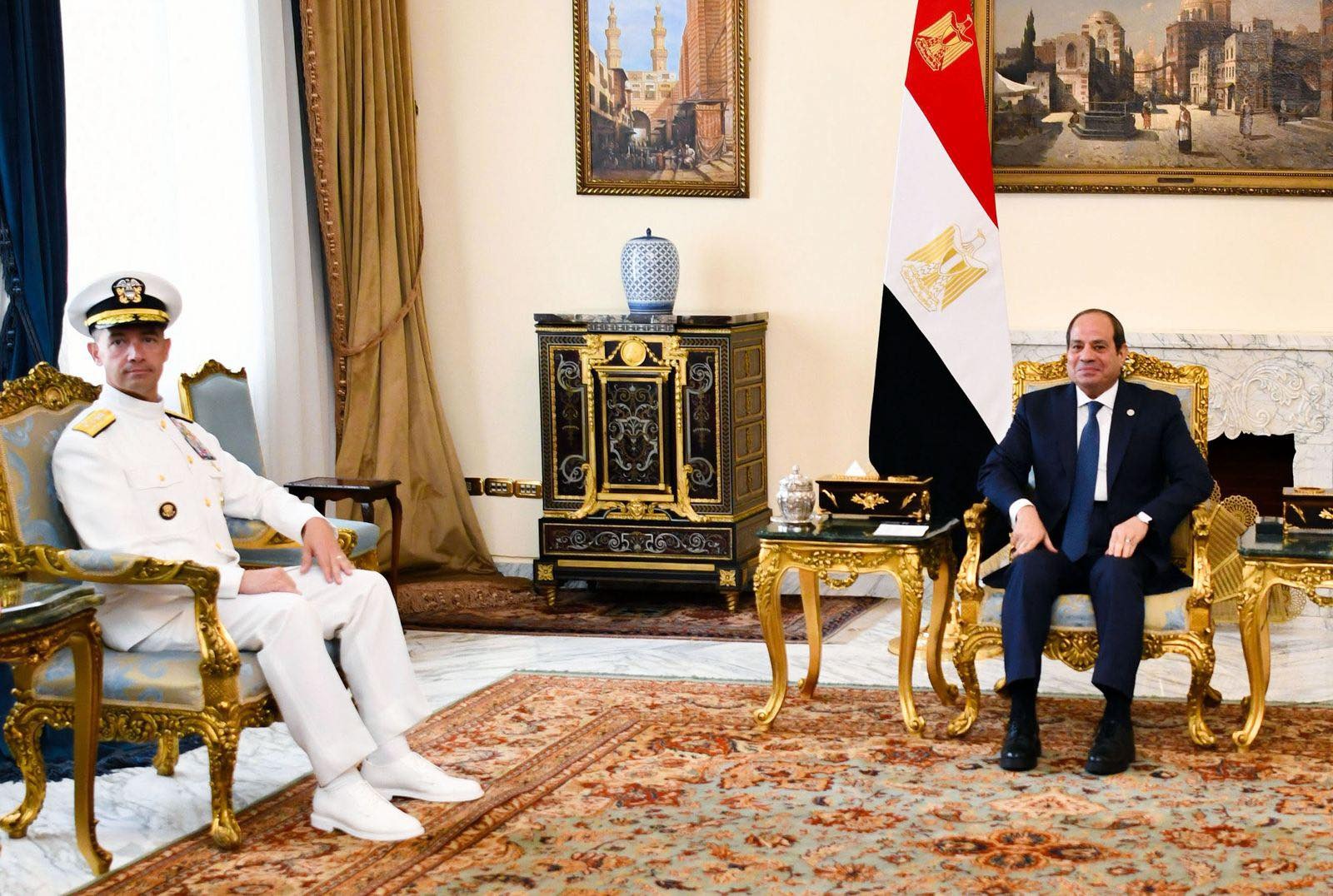 السيسي يستقبل قائد القيادة المركزية الأمريكية ويبحثان تطورات أزمة فزة 1 السيسي يستقبل قائد القيادة المركزية الأمريكية ويبحثان تطورات أزمة فزة