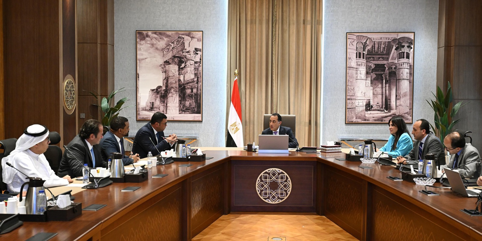 الحكومة تبحث التعاون مع مركز القاهرة المالي لإدارة حي المال والأعمال بالعاصمة الإدارية 1 الحكومة تبحث التعاون مع مركز القاهرة المالي لإدارة حي المال والأعمال بالعاصمة الإدارية