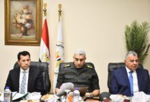 وزير الرياضة يبحث مع إدارة استاد القاهرة خطط التطوير واستضافة البطولات الدولية