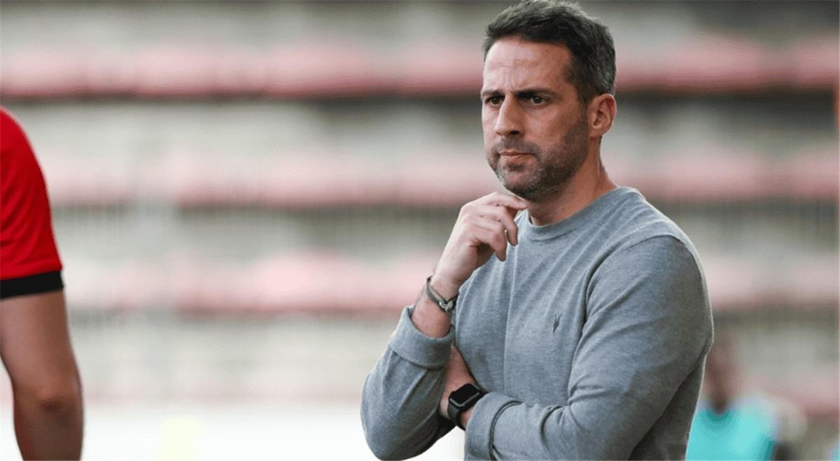 فيريرا يطالب بصرف مستحقات لاعبي الزمالك قبل مواجهة الأهلي