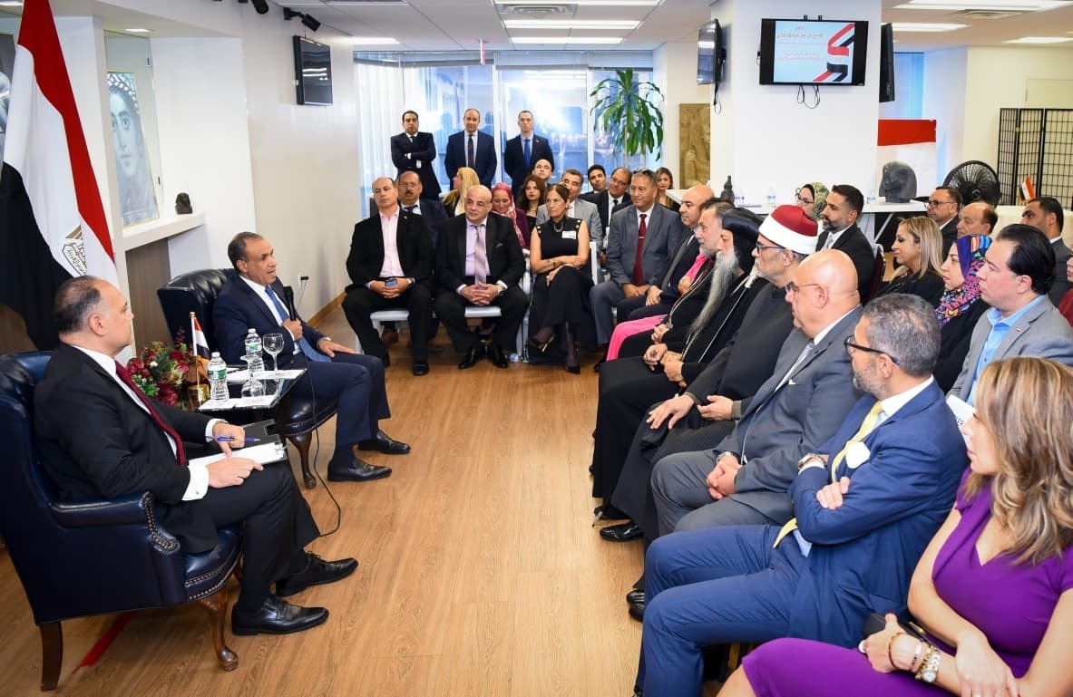 وزير الخارجية يلتقي الجالية المصرية في نيويورك ويؤكد حرص الدولة على رعايتهم