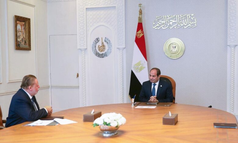 السيسي يتابع مع محافظ البنك المركزي تحسن المؤشرات الاقتصادية وتراجع التضخم
