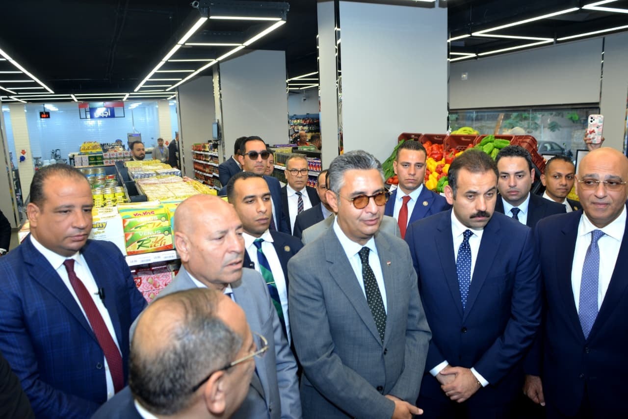وزارة التموين تطلق أول فروع مطوّرة للمجمعات الاستهلاكية تحت العلامة التجارية كاري أون 1 وزارة التموين تطلق أول فروع مطوّرة للمجمعات الاستهلاكية تحت العلامة التجارية كاري أون