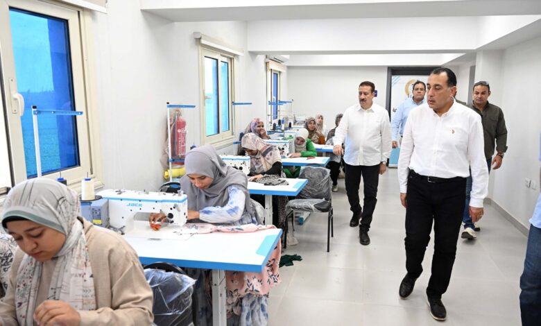 مدبولي يتفقد مركز طب وتنمية الأسرة بسبك الأحد ويستعرض خدماته لـ 34 ألف مواطن 1 مدبولي يتفقد مركز طب وتنمية الأسرة بسبك الأحد ويستعرض خدماته لـ 34 ألف مواطن