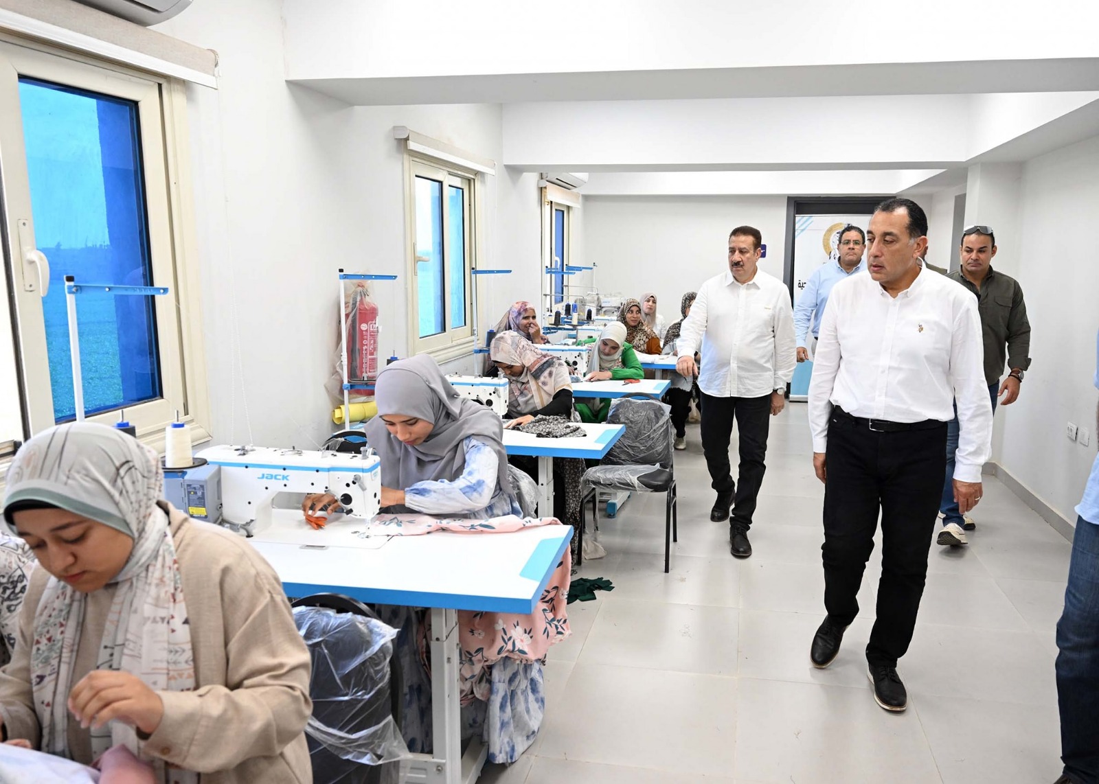 مدبولي يتفقد مركز طب وتنمية الأسرة بسبك الأحد ويستعرض خدماته لـ 34 ألف مواطن