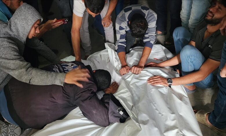 استشهاد 11 فلسطينيا في قصف إسرائيلي متواصل على غزة 1 استشهاد 11 فلسطينيا في قصف إسرائيلي متواصل على غزة