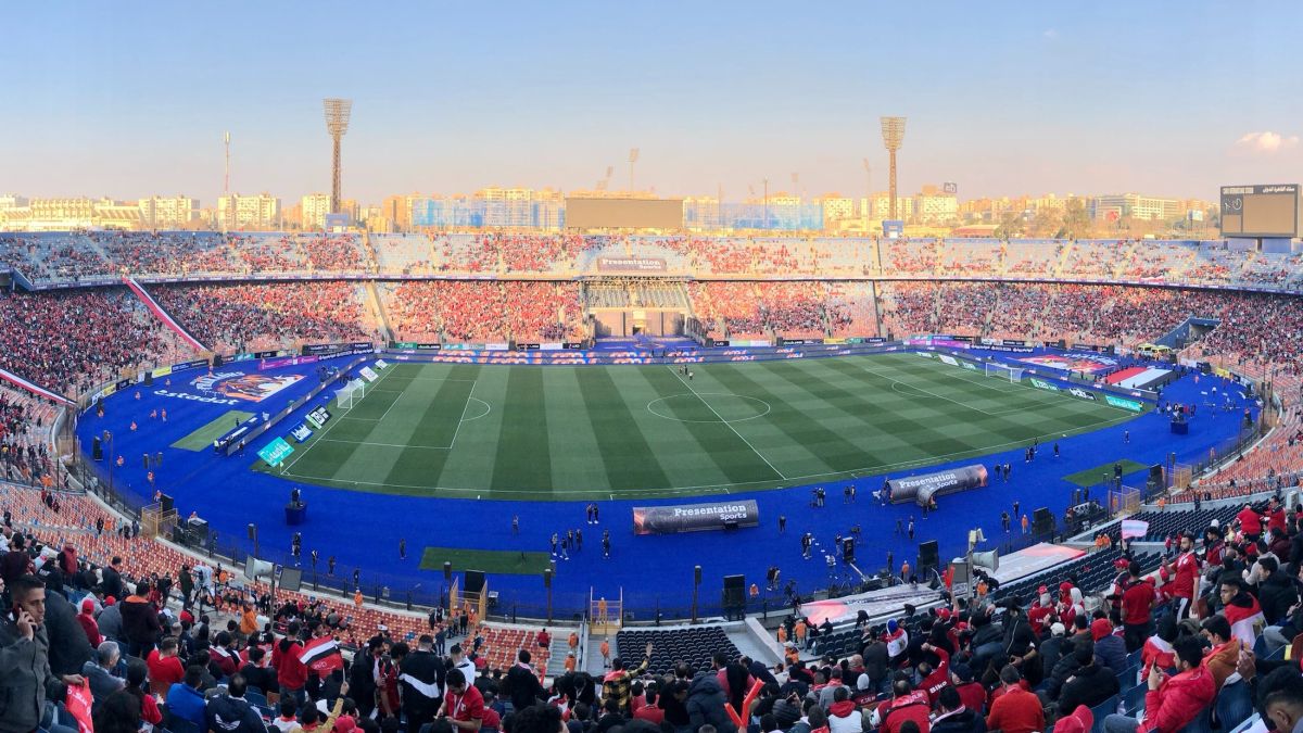 الأمن يعلن المحظورات على الجماهير في مباراة الأهلي والزمالك