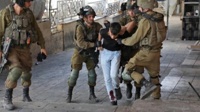 الاحتلال الإسرائيلي يعتقل 22 فلسطينيًا في نابلس ومخيمي عسكر وبلاطة