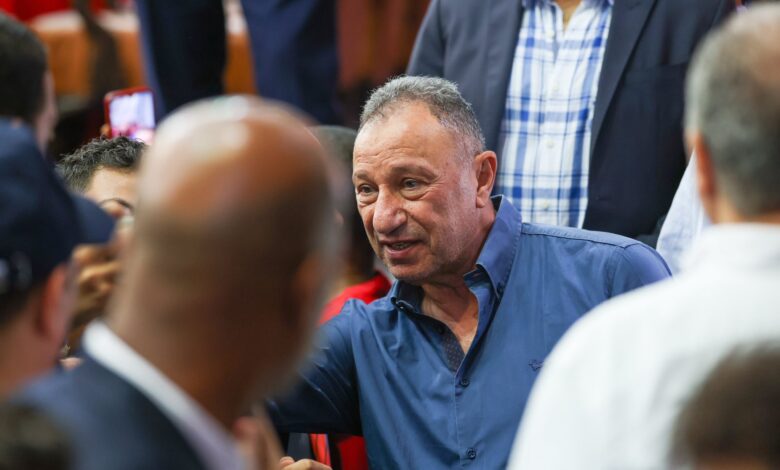 الخطيب يكلف المستشار القانوني للنادي الأهلي بتقديم بلاغ ضد مدحت شلبي 1 الخطيب يكلف المستشار القانوني للنادي الأهلي بتقديم بلاغ ضد مدحت شلبي