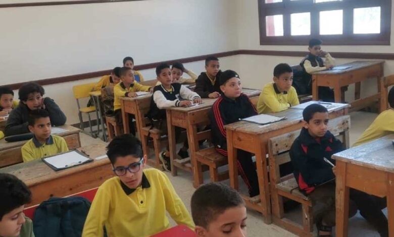 استبعاد مديرة مدرسة بالمنوفية بسبب دعاية انتخابية على كراسات الطلاب