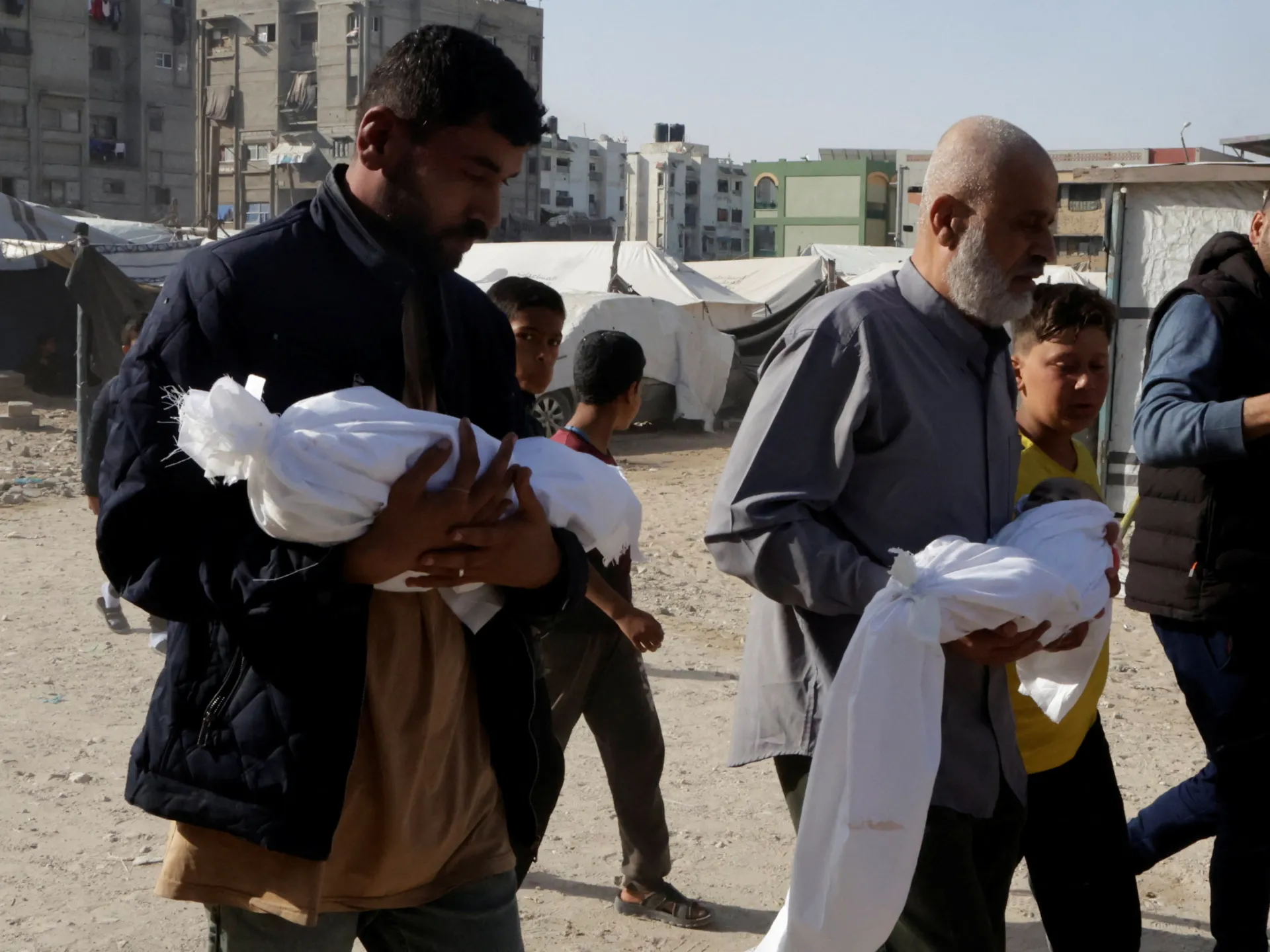 تصاعد العدوان الإسرائيلي على غزة واستشهاد 62 فلسطينياً منذ فجر اليوم