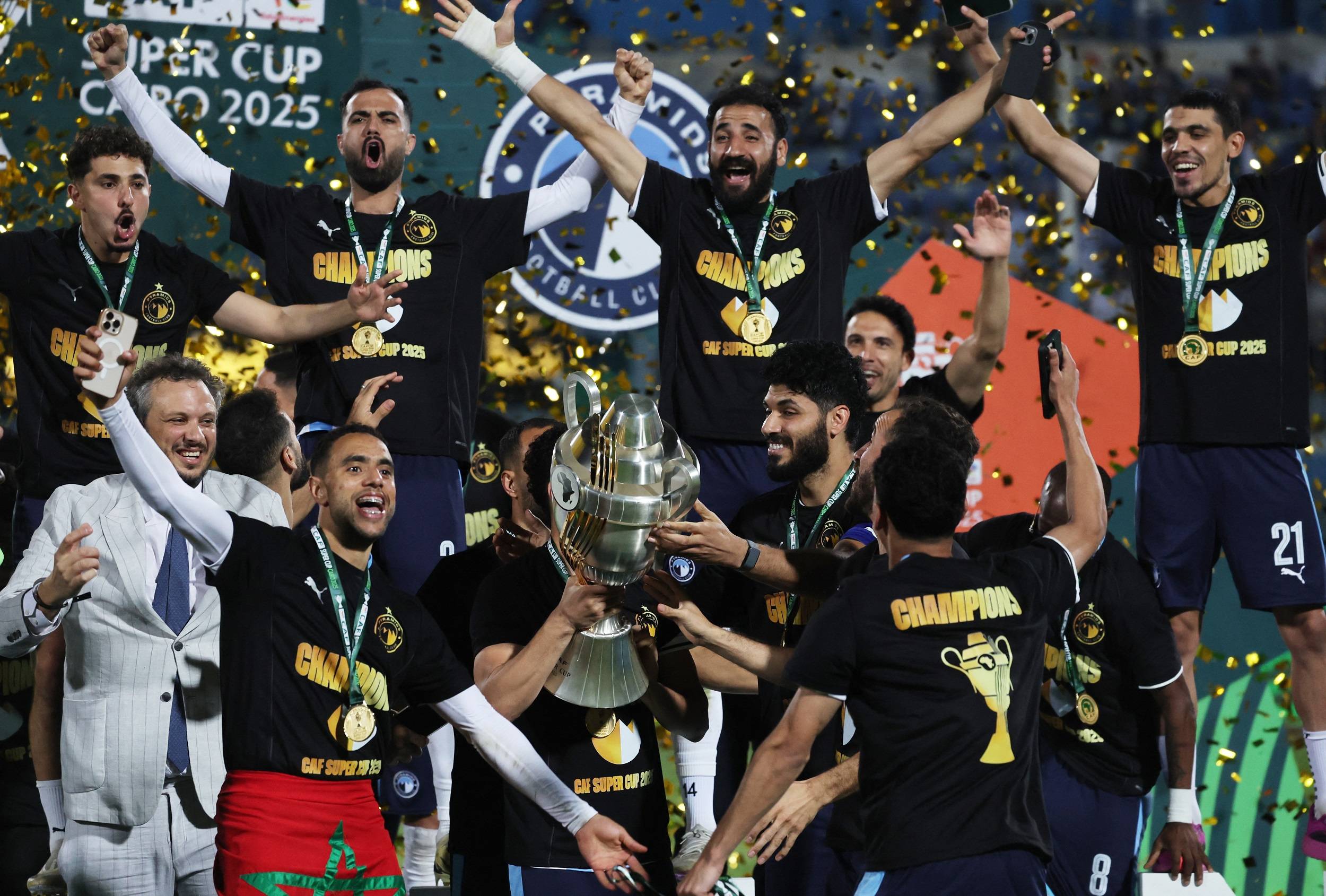 بيراميدز يتصدر تصنيف الأندية المصرية والأفريقية بعد التتويج بالسوبر 1 بيراميدز يتصدر تصنيف الأندية المصرية والأفريقية بعد التتويج بالسوبر